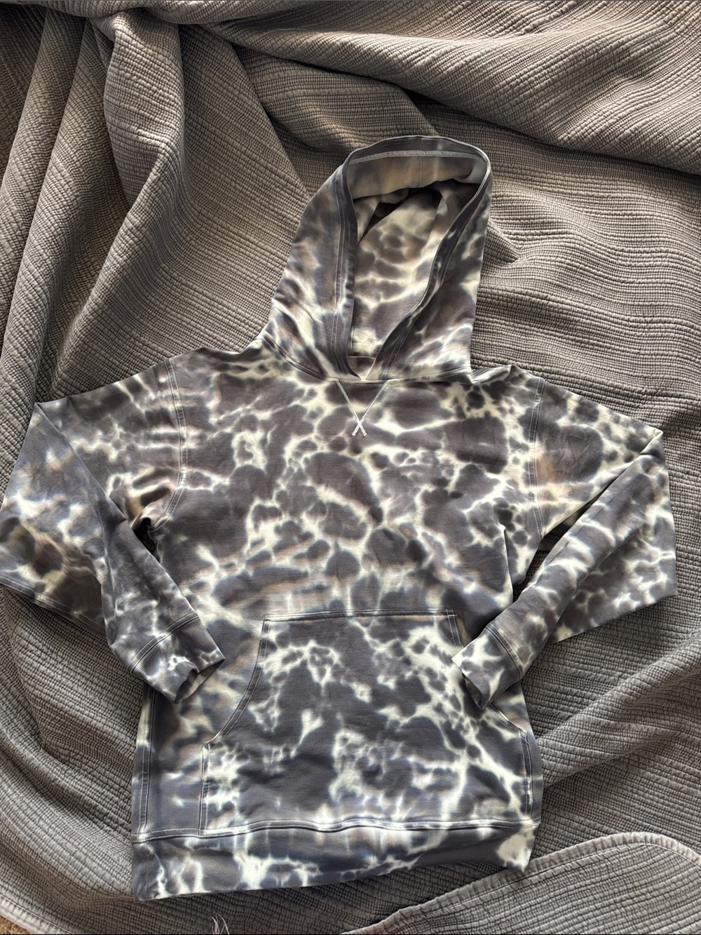 lululemon athletica Tie-Dye Hoodie in Gray and Cream